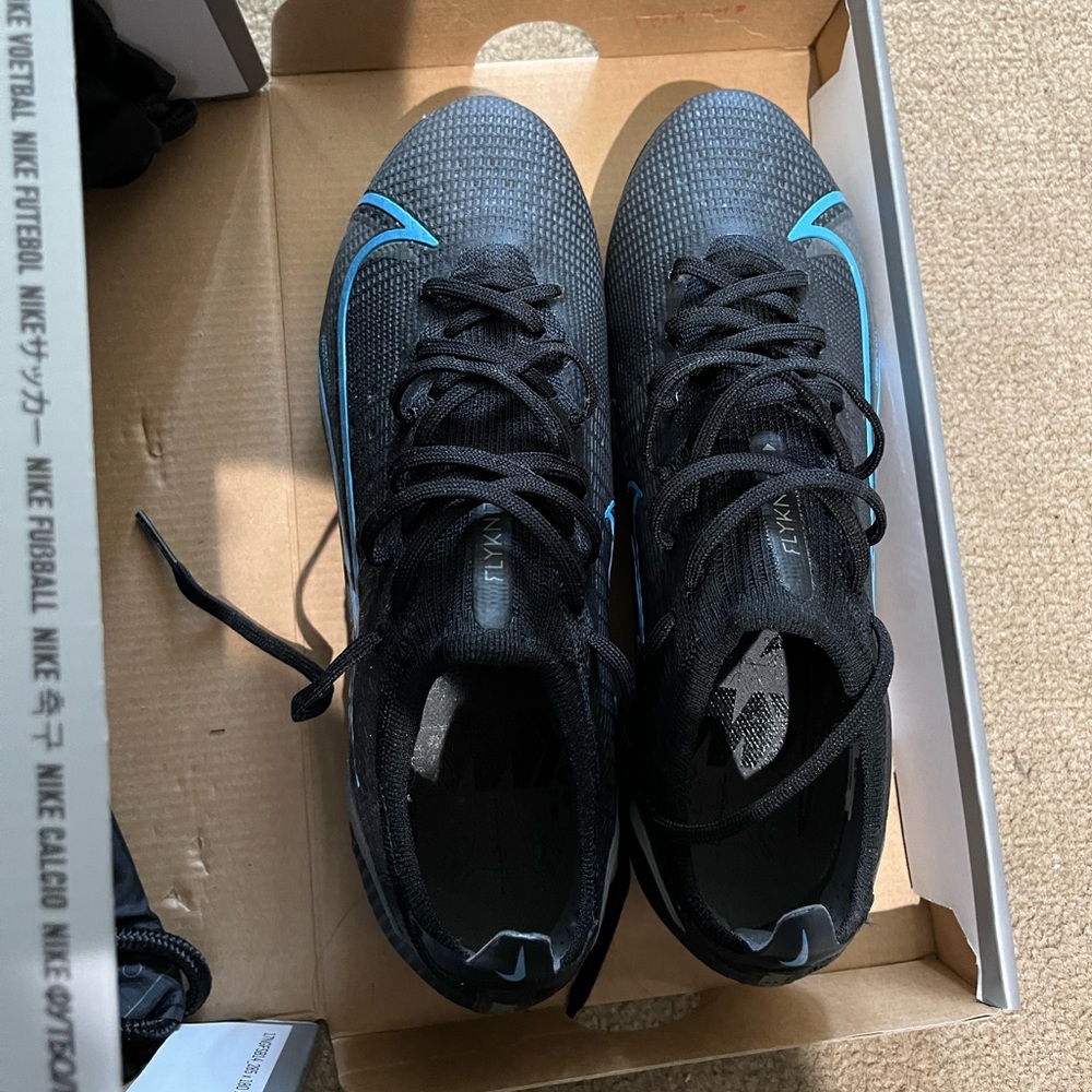 Nike Vapor Elite Cleats Never Worn!